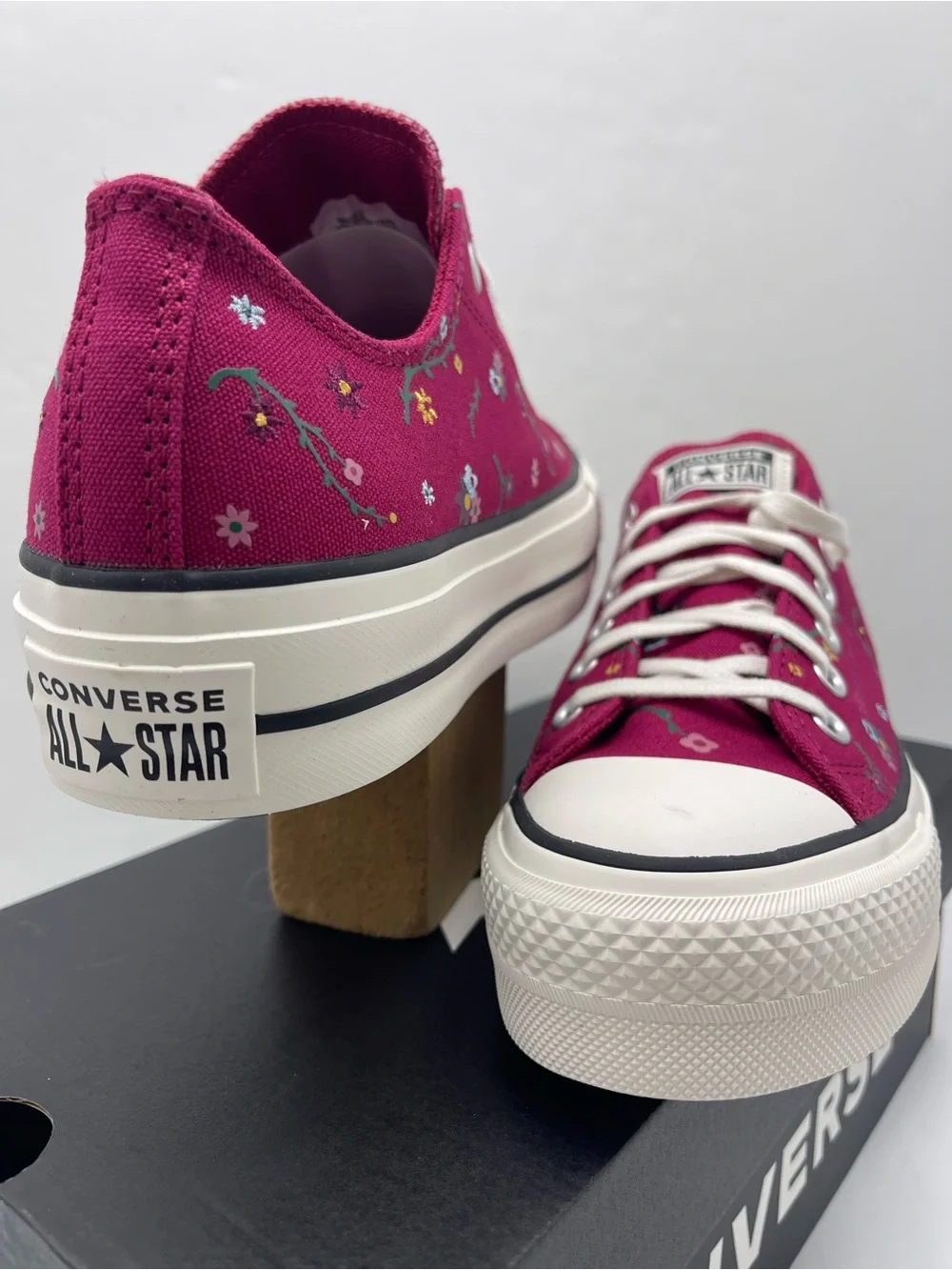 Converse A15535C CTAS LIFT OX SPORTY BERRY/VINTAGE WHITE Platform Sneakers